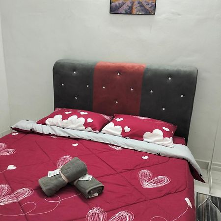 Anggun Homestay Seri Iskandar Exterior photo