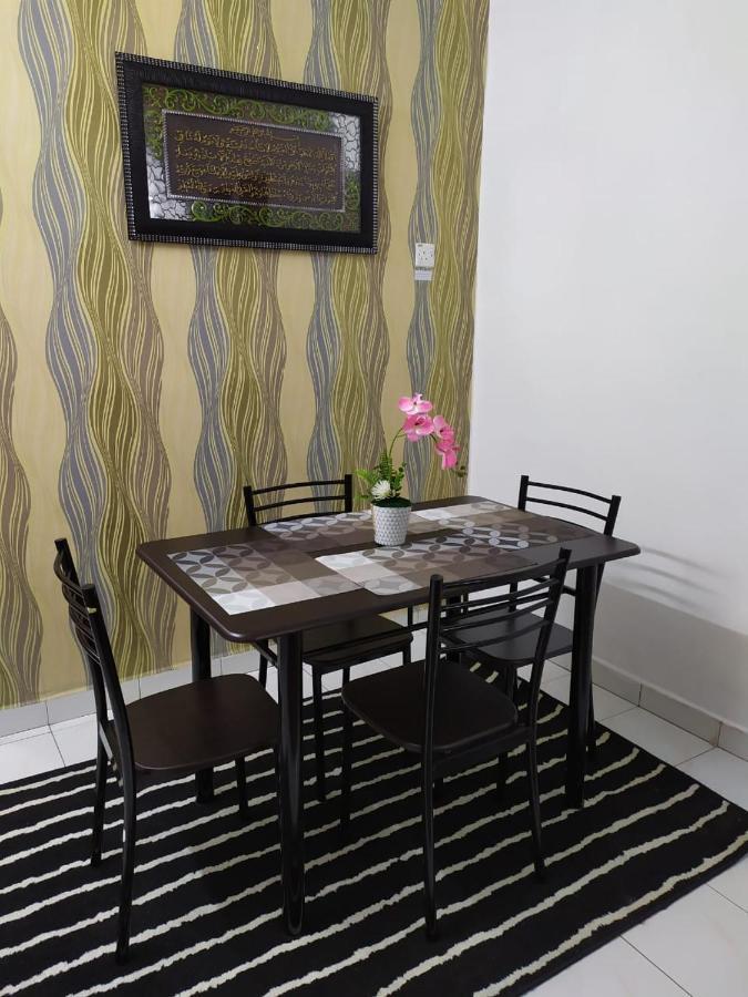 Anggun Homestay Seri Iskandar Exterior photo