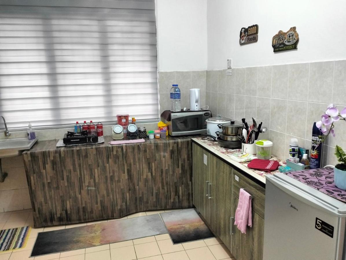 Anggun Homestay Seri Iskandar Exterior photo